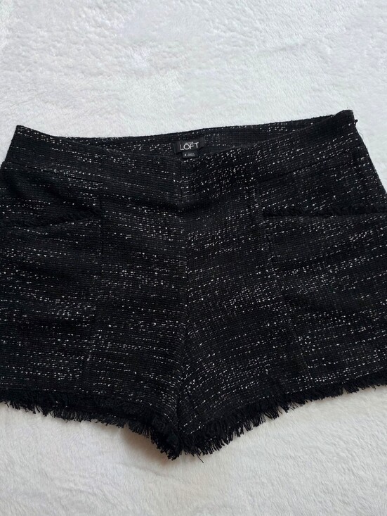 LOFT Pants - LOFT Ann Taylor Black Bouclé Tweed Fringe Hem Shorts Size 4